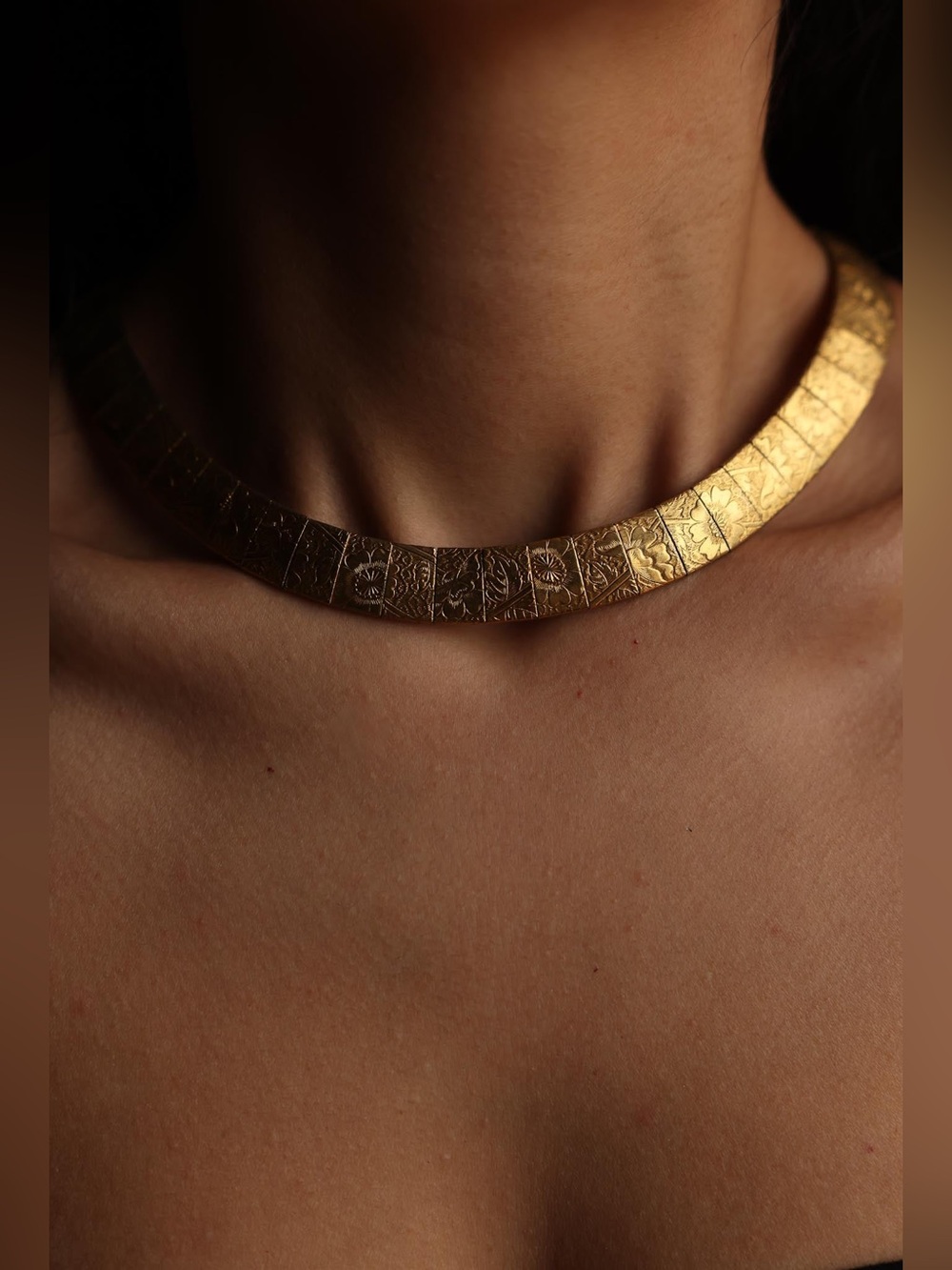 Vintage Gold-Tone Floral Textured Vintage Collar Necklace and Bracelet Set